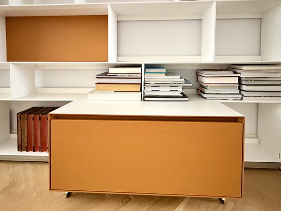 Image 1 of Fraaie B&B Italia wandkast/TV-kast/boekenkast in wit/terra 400x166cm