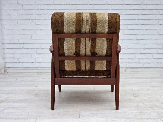 Image 1 of Fauteuil danois des années 1970, bois de teck, tissu d'ameublement en laine.