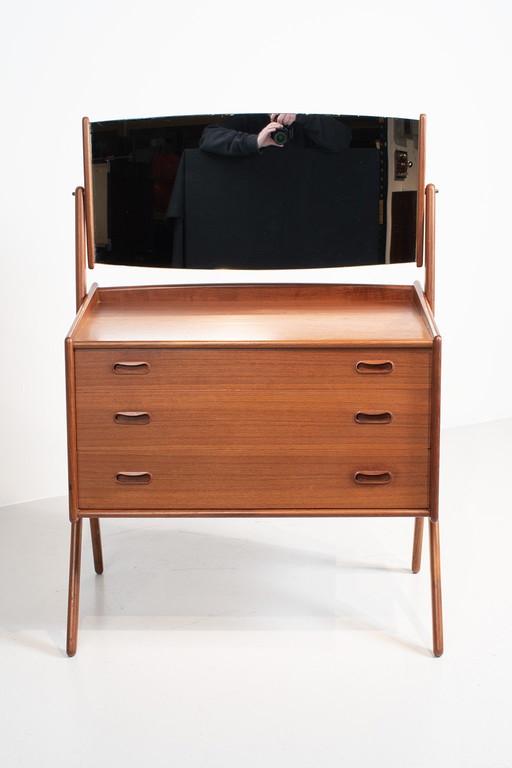 Svend Aage Madsen kaptafel