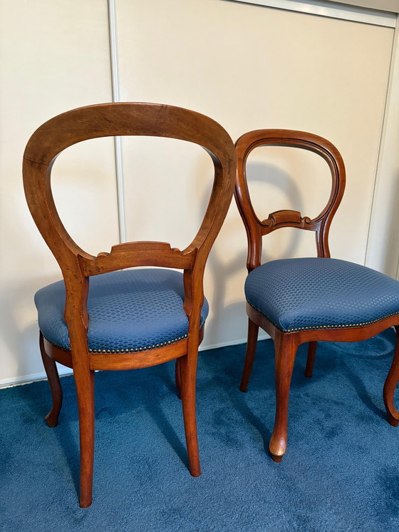 Image 1 of Twee Biedermeier stoelen met blauwe bekleding