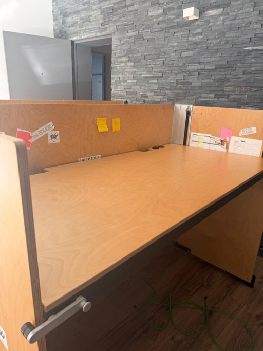 Vitra Hack Schreibtisch (2 verfügbar)