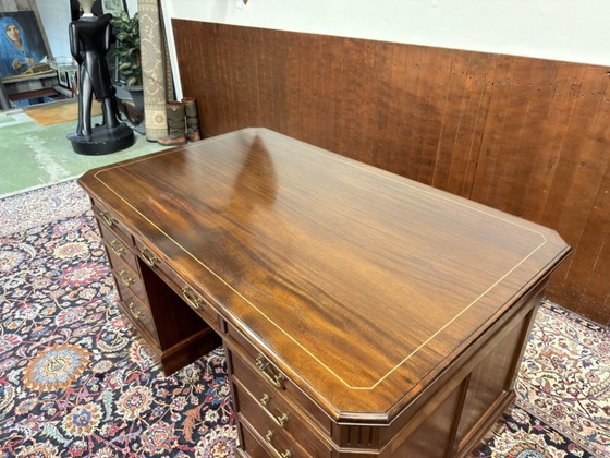 Klassischer englischer Schreibtisch mit Bürostuhl – Leather, Wood (photo 15 of 22)