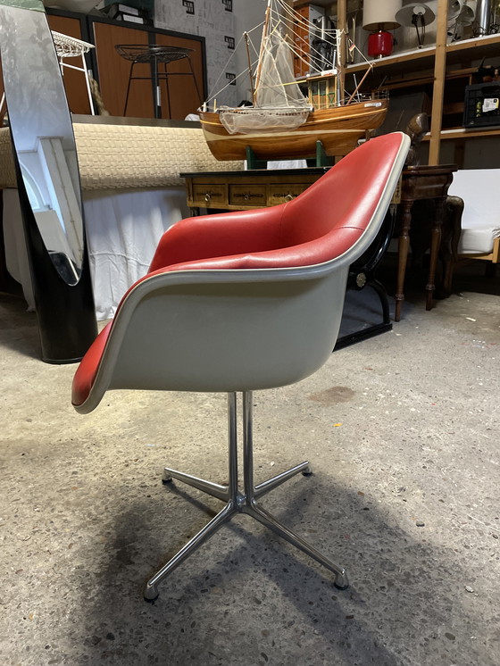 Image 1 of Chaise Eames vintage unique (PAC)