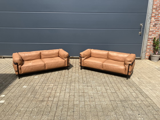 Image 1 of 2x Original Cassina Le Corbusier LC3 Cognac-Camel/Black As Good As New!!!