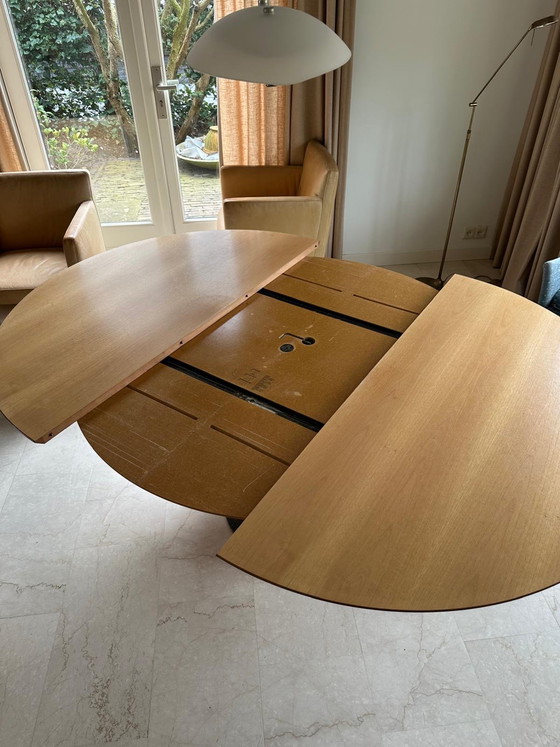 Image 1 of Arco balance tafel en 4 leren kuipstoelen 