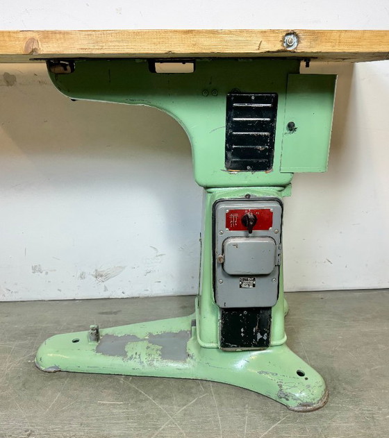 Image 1 of Tavolo industriale in ghisa verde, anni '60