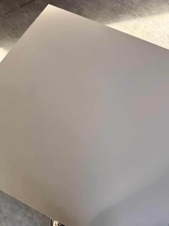 Functionals WT Table | 90 x 90 cm | Karel Martens, Esstische, Metall, Holz, Beige (Foto 5 von 7)