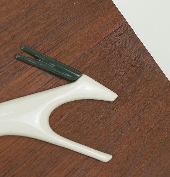 Teak-Wandpaneel im Mid-Century-Modern-Stil mit Porzellan-Antilopen von Sgrafo, modernes Design der 1960er (photo 7 of 9)