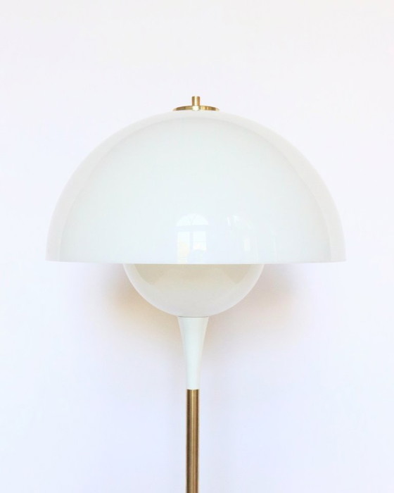 Lampadaire Vintage Space Age Bent Karlby – Plastique, Laiton (photo 3 of 12)