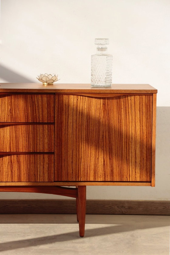 Image 1 of Credenza vintage in teak e zebrano – Elliots of Newbury, anni '60