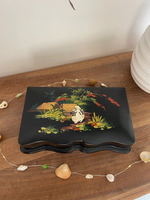 Caja de cigarrillos de madera lacada