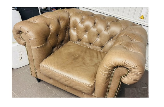Magnifique Fauteuil Chesterfield XL Cuir Véritable – 125 Cm – Leather, Wood (photo 5 of 10)