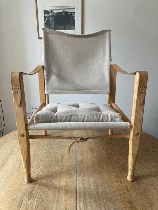 Kaare Klint Safari Stuhl und Hocker. Carl Hansen Kk47000