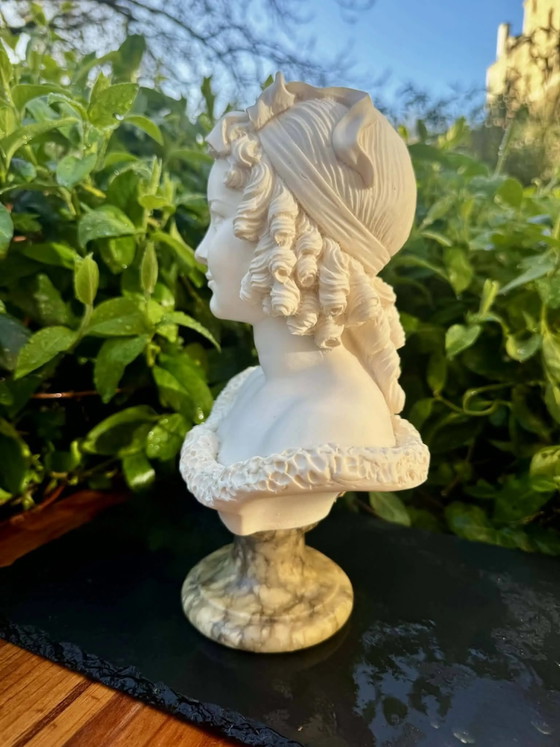 Busto di donna firmato Arnaldo Giannelli datato 1972. – Sculture, Marble, Stone (photo 3 of 11)