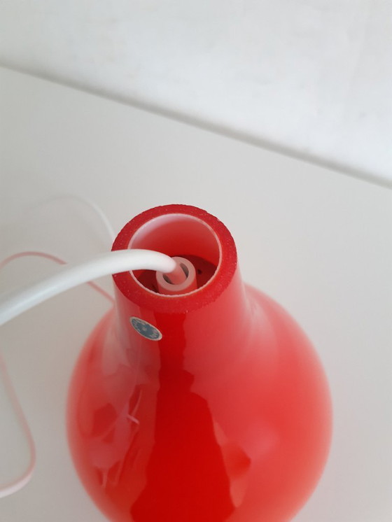 Image 1 of Lámpara colgante mcm de cristal naranja en forma de lágrima, cristal opalino blanco con capa superior naranja, diseño escandinav