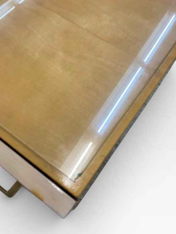 Table de nuit / Commode Vintage Mid Century – Placage érable – Poignées laiton – Plateau verre – Années (photo 8 of 10)
