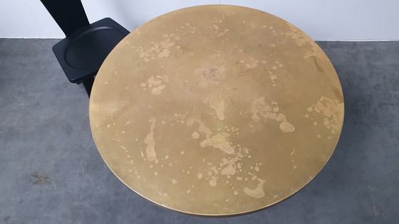 Image 1 of Messing patiniert Tisch rund wabi sabi Gusseisen Basis Pedrali