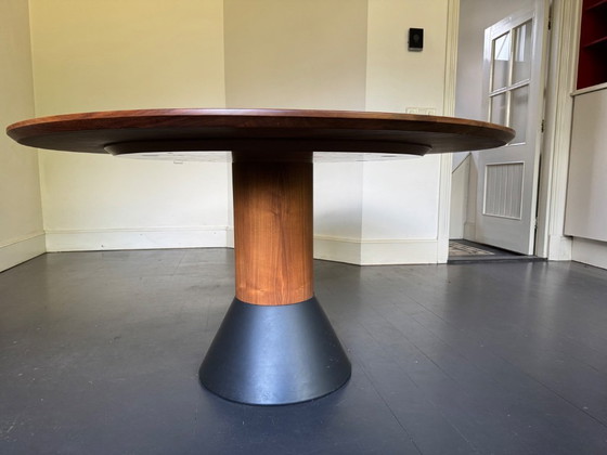 Image 1 of Mesa de comedor Arco Balance tapa de madera maciza (136 cm)