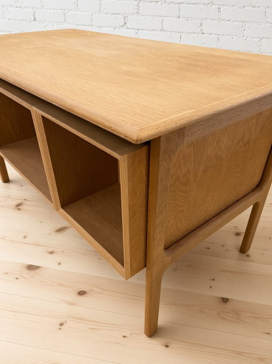 Eikenhouten directiebureau door Arne Vodder van Brouer Møbelfabrik, Denemarken, jaren 60 – Wood (photo 15 of 16)