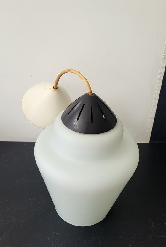 Image 1 of Louis Kalff voor Philips hanglamp opaline glas wit jaren '60.