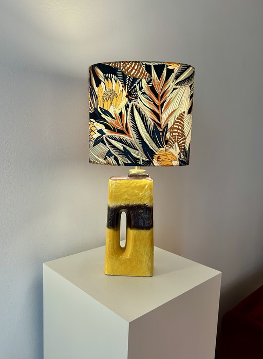 Space-saving sideboard lamp upcycled from a vintage vase