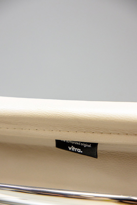 Image 1 of Silla de reunión Eames EA108, 16x