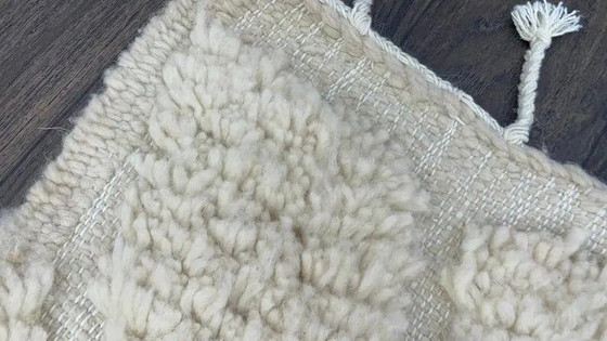 Tapis marocain artisanal décoré 250cm x 150cm – Wool (photo 5 of 9)