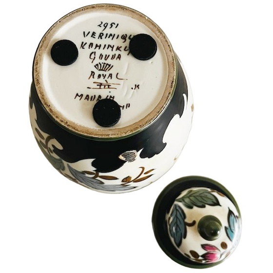 Image 1 of Mid-century Royal Gouda dekselvaas Zuid-Holland dekselpot Verinique bloemen 1950's