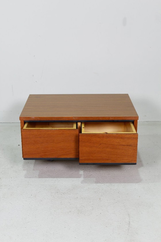 Image 1 of Ensemble vintage d'armoires suspendues