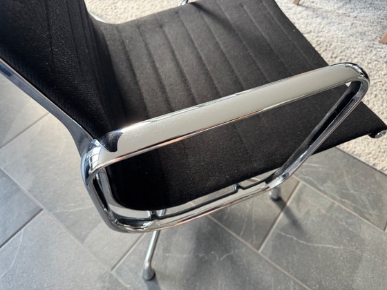 Image 1 of Vitra EA 119 (High Back) – Eames Aluminum Group – Original – ohne Rollen