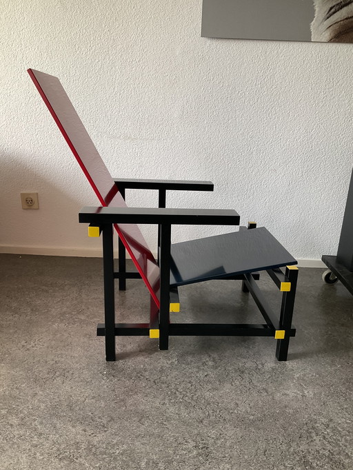Rietveld chair, beautiful replica