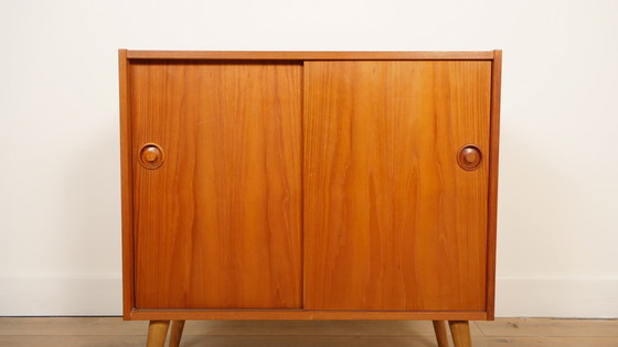 Image 1 of Vintage kastje met schuifdeuren | Audiomeubel | Teak