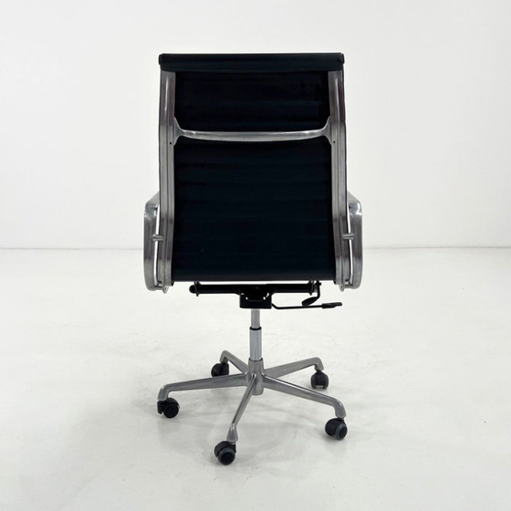 Image 1 of Zwarte leren Eames EA119 bureaustoel van Charles & Ray Eames voor ICF, jaren 70.