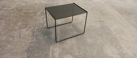 Image 1 of Table d'appoint postmoderne en métal perforé