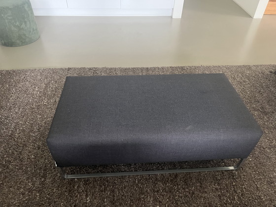 B&B Italia Charles Puf – Reposapiés y pufs, Textile, polished steel (photo 4 of 6)