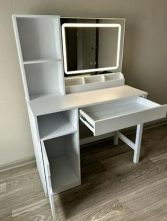 Image 1 of Mainstays Get Ready with Me GRWM Schminktisch mit beleuchtetem Spiegel und Stauraum, W