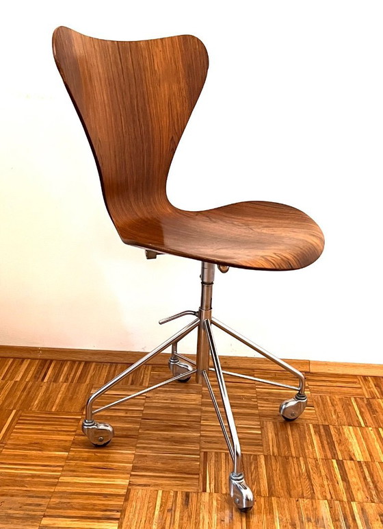 Image 1 of Fritz Hansen teak swivel chair Arne Jacobsen