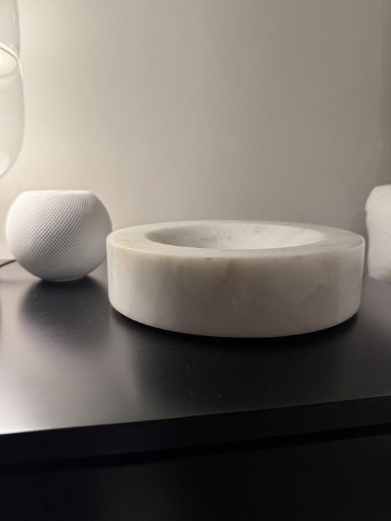 Image 1 of Plateau en marbre blanc