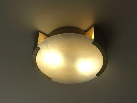 Image 1 of Plafonnier " Melange " grand modèle Laiton & Albâtre naturel by VISUAL COMFORT design Kelly Wearstler