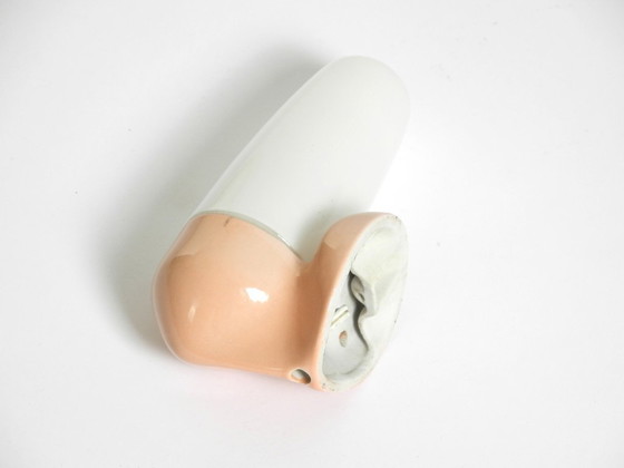 Image 1 of Prachtige wandlamp van glaskeramiek in mid-century modern stijl van Wagenfeld.