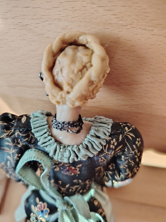 Image 1 of Bambole, statue e figure di cera antiche