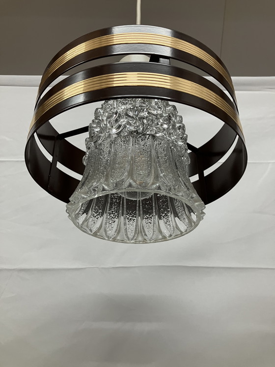 Image 1 of Vintage hanglamp met ijzeren ring en glazen binnen kap