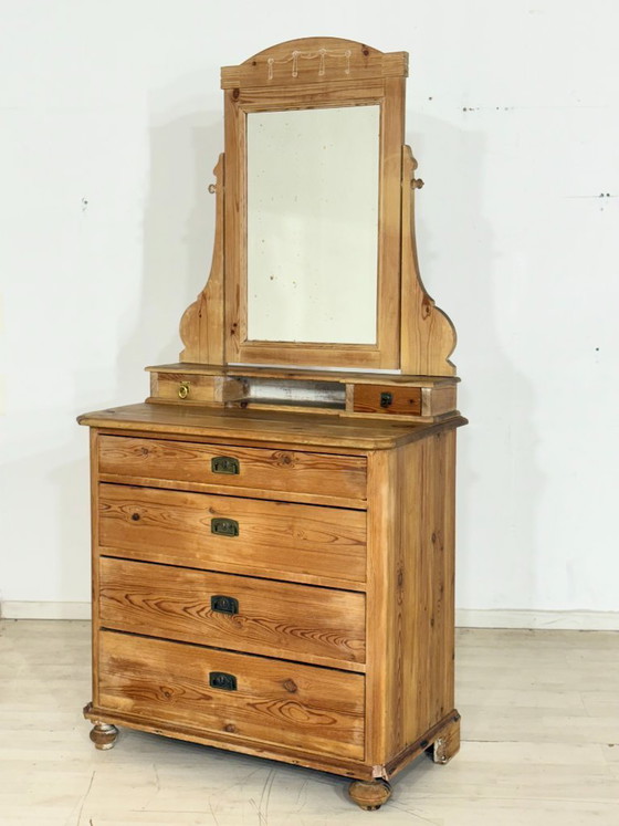 Image 1 of Tocador antiguo de pino con espejo incorporado / finales del período Biedermeier, circa 1900