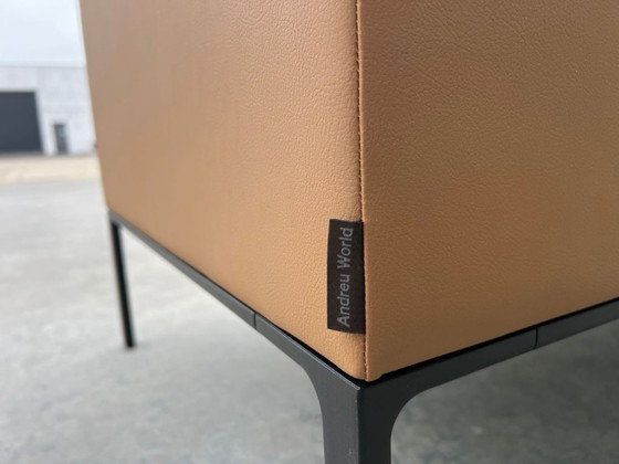 Sofá de cuero Andreu World Raglan SF – andre world, Sofás de 2 plazas, Leather, Metal (photo 8 of 12)