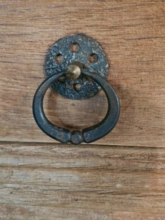 Image 1 of Vitrine d'église provenant de l'église historique de Schulen – chêne massif – pièce patrimoniale unique (vers 1960)