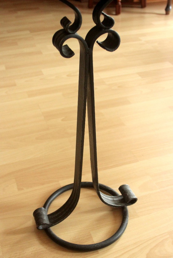 Image 1 of Posacenere da terra in ferro battuto di metà secolo - fatto a mano - vintage - supporto per fumatori fatto a mano