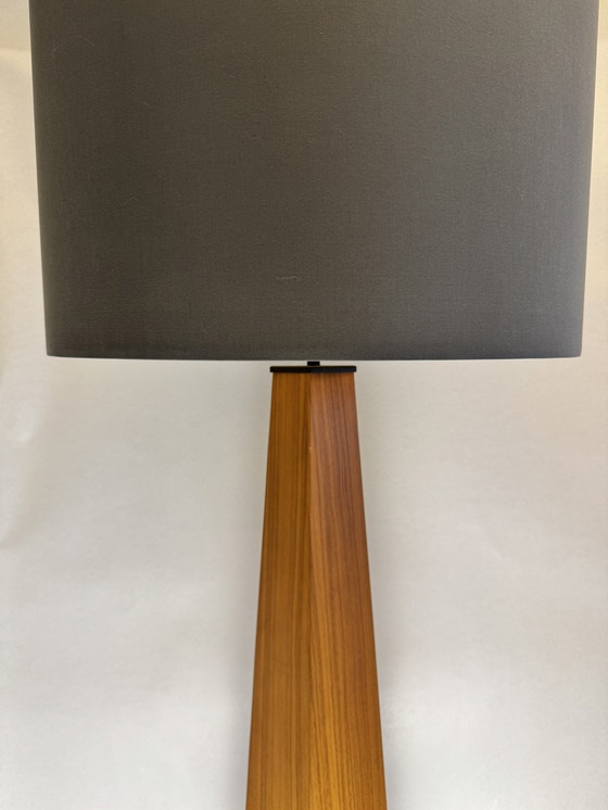 Image 1 of Exclusive wooden floor lamp by Natuzzi - Made in Italy