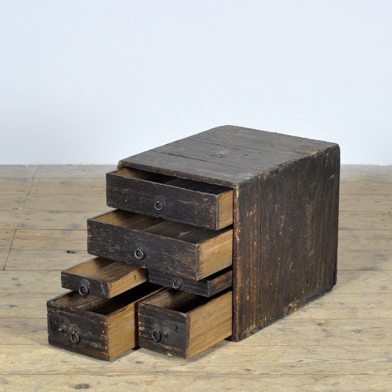 Antique Japanese small chest of drawers, circa 1900 – Iron, Wood (photo 5 of 12)