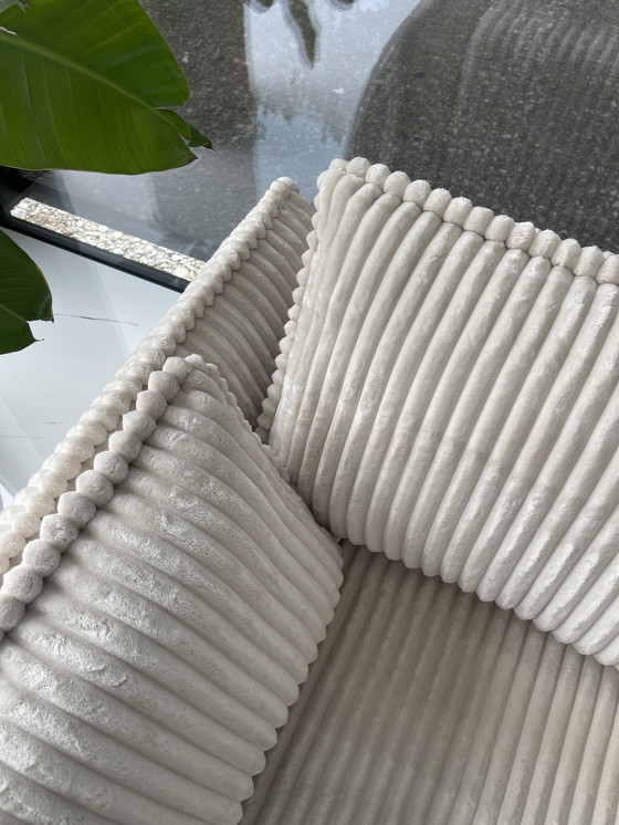 Image 1 of Canapé design à côtes de NIEUW avec fonction de fermeture et de marquage.