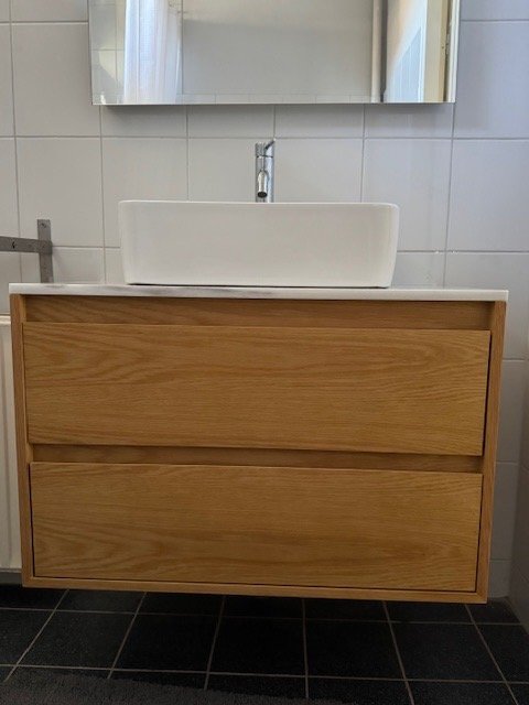 Amueblado - mueble de baño de roble con encimera de mármol